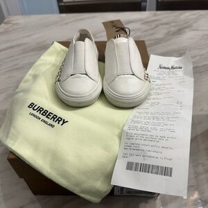 Burberry Shoes size 25